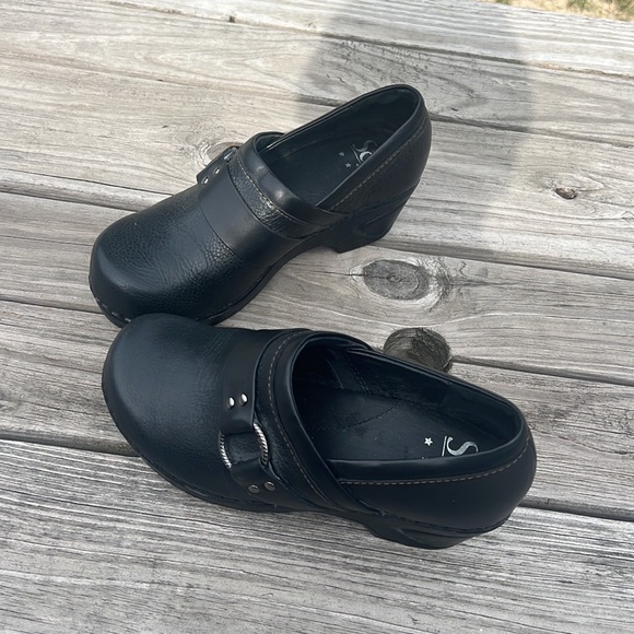 Soffit - Picture 4 of 7